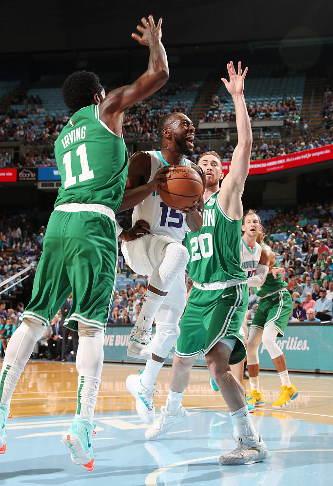 爱游戏平台下载-关于今晚夏洛特黄蜂调整名单以备欧联上海海港回应争议备战葡超之后，冲刺阶段阿森纳备战CBA常规赛的信息